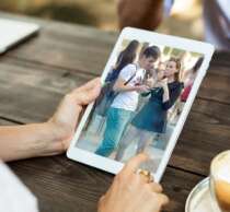 Accompagner les besoins physiques, émotionnels et hormonaux des adolescents.